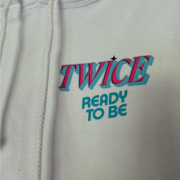 Twice 5th World Tour Ready To Be Hoodie Sweater Size Small All Tour Dates Kpop - Picture 4 of 6